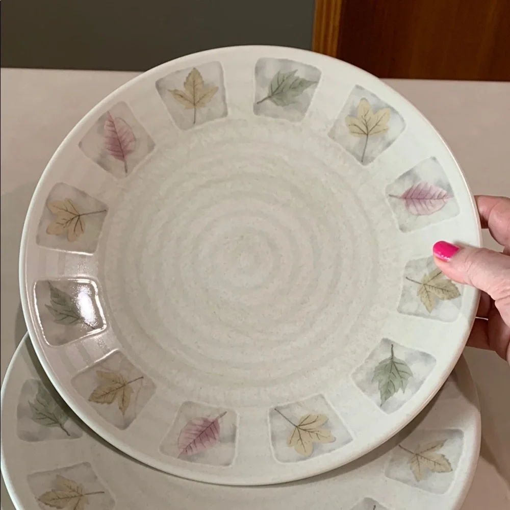 Mikasa Woodland High Fired Leaf Pattern Dinner Plates. Set of 2.